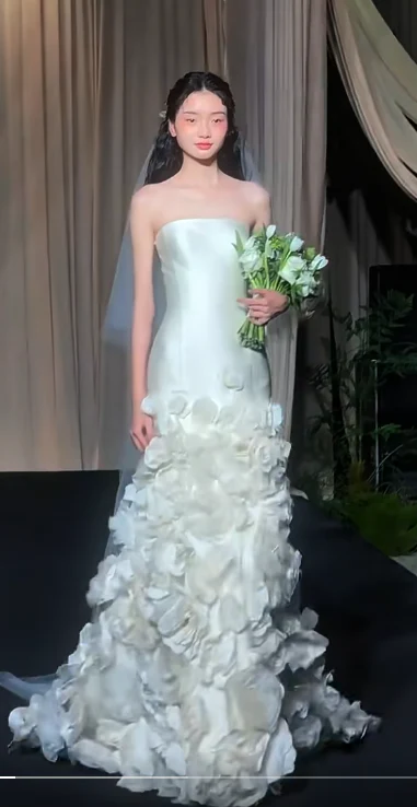 Elegant Strapless Sheath Long Luxury Wedding Dresses Satin Applique Bridal Dresses DP2976 - Deanwangkt