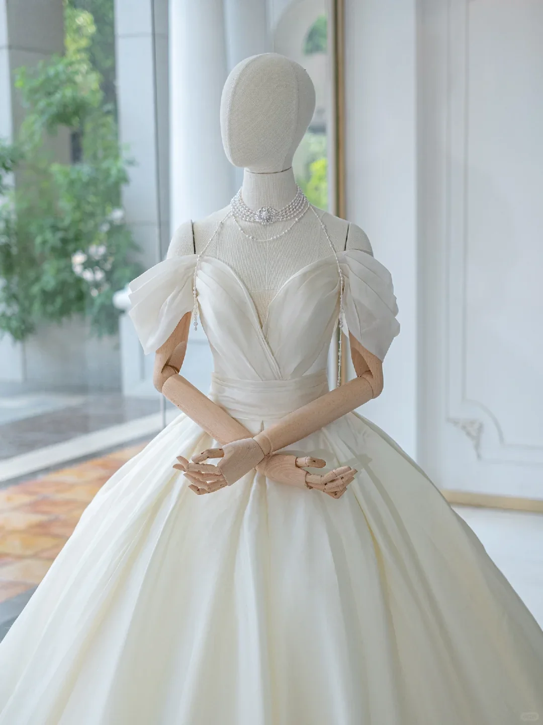 Timeless Bridal Gown Ball Gown Off The Shoulder Satin Long White Wedding Dresses Elegant Bridal Gowns DH879 - Deanwangkt