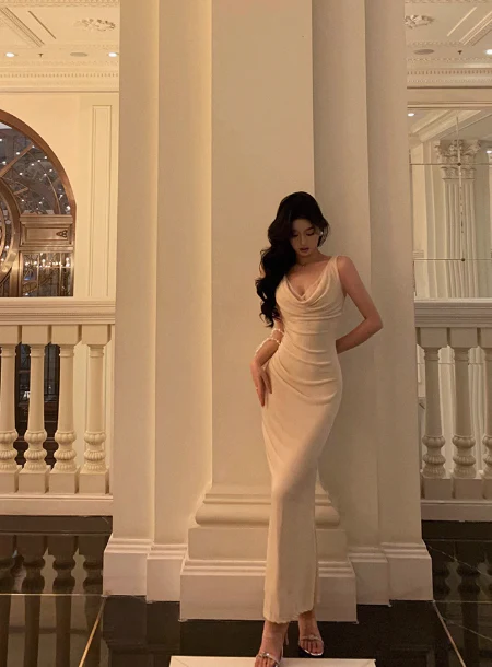 Vintage Sheath V Neckline Champagne Satin Sleeveless 18th Birthday Dress Party Gown Birthday Outfits For Women DP0209 - Deanwangkt