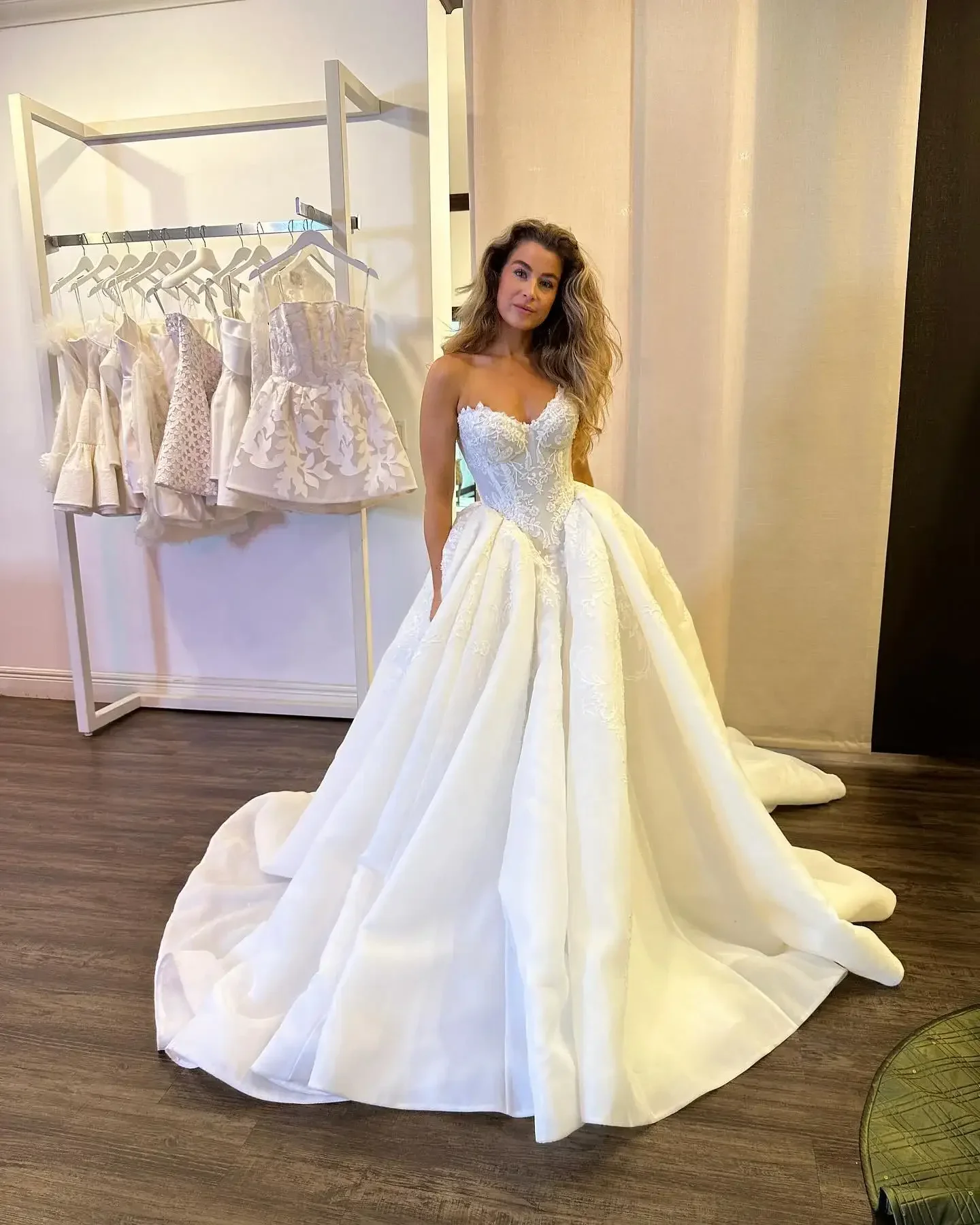 Princess Bridal Dress Ball Gown Sweetheart Sleeveless Satin White Lace Wedding Dresses Pretty Bridal Gowns DH936 - Deanwangkt