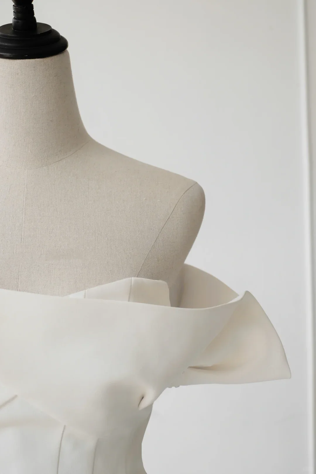 Timeless Bridal Gown Sheath Off The Shoulder Satin Short Sleeves Wedding Dresses Elegant Bridal Gowns DH891 - Deanwangkt