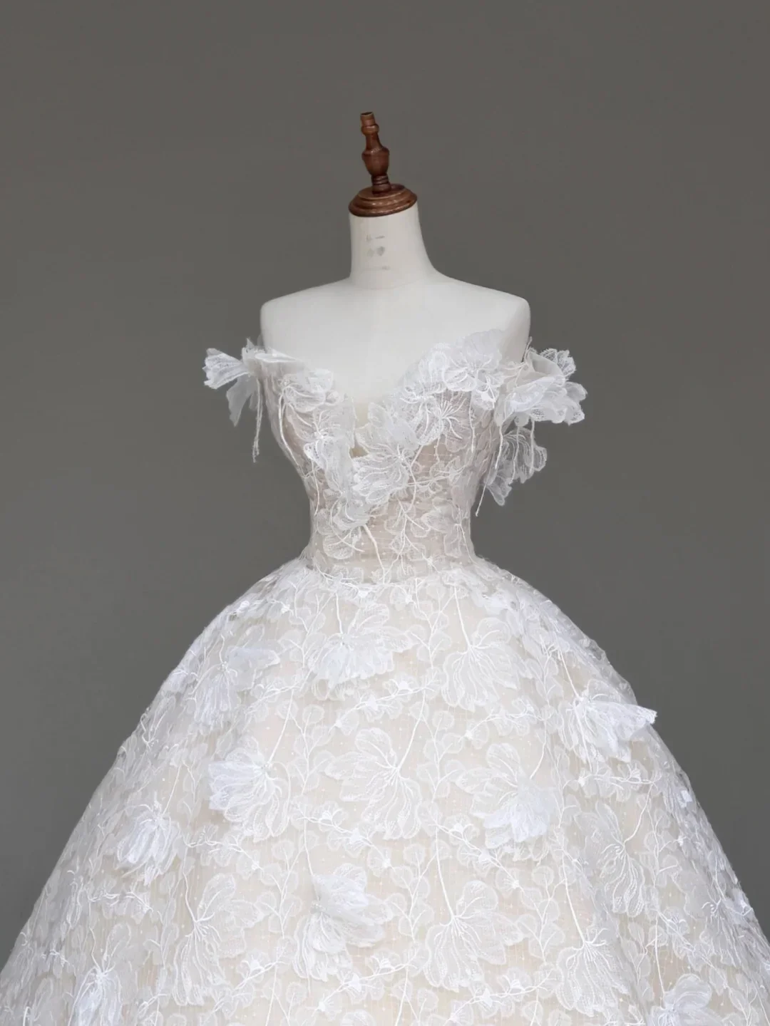 Unique Bridal Gown Ball Gown Strapless Lace White Satin Wedding Dresses Bridal Gowns DP677 - Deanwangkt