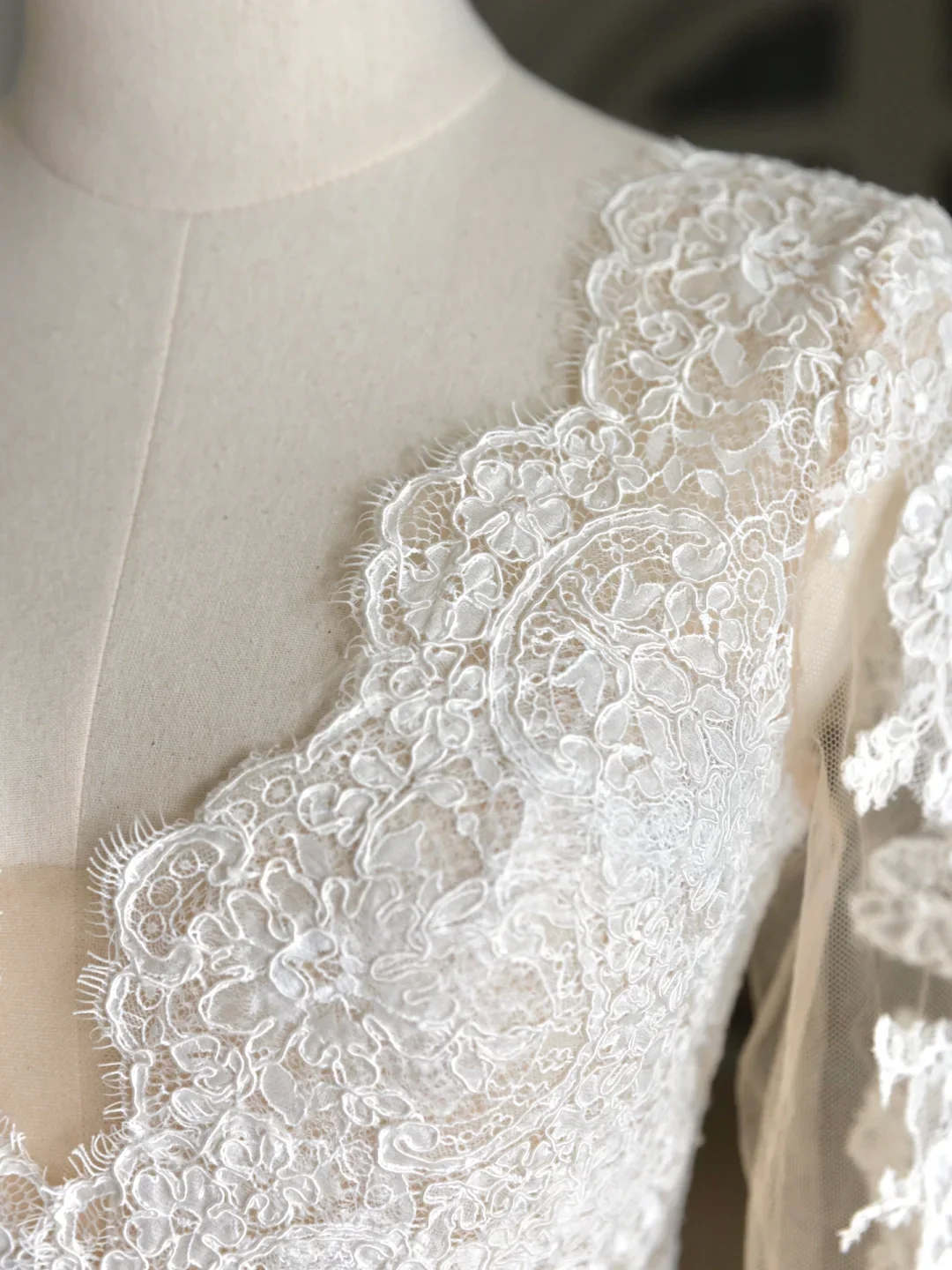 Luxury Mermaid V Neck Long Sleeves Lace White Wedding Dress Modest Wedding Dresses Princess Wedding Gowns DH1558 - Deanwangkt