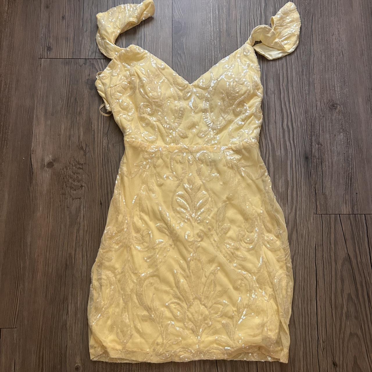 Pretty A line V Neck Yellow Sequin Formal Homecoming Dresses Short 21st Birthday Outfits Graduation Dress Mini Cocktail Dresses DH2270 - Deanwangkt
