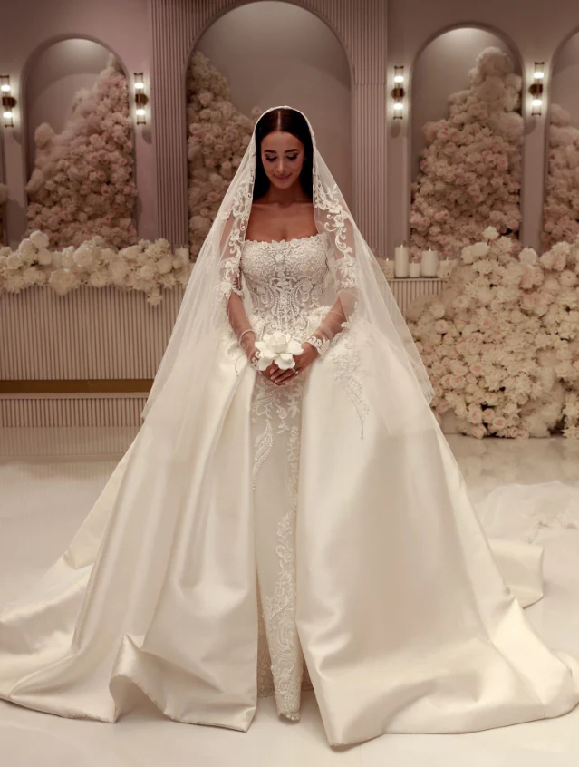 Beautiful Ball Gown Sweetheart Sleeveless White Satin Pleated White Pearls Beads Wedding Dress Modest Wedding Dresses Princess Wedding Gowns DH1483 - Deanwangkt