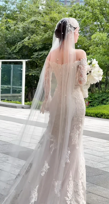 Elegant Off-the-shoulder Sheath Wedding DressesTulle Applique Ivory Bridal Gowns DP3328 - Deanwangkt