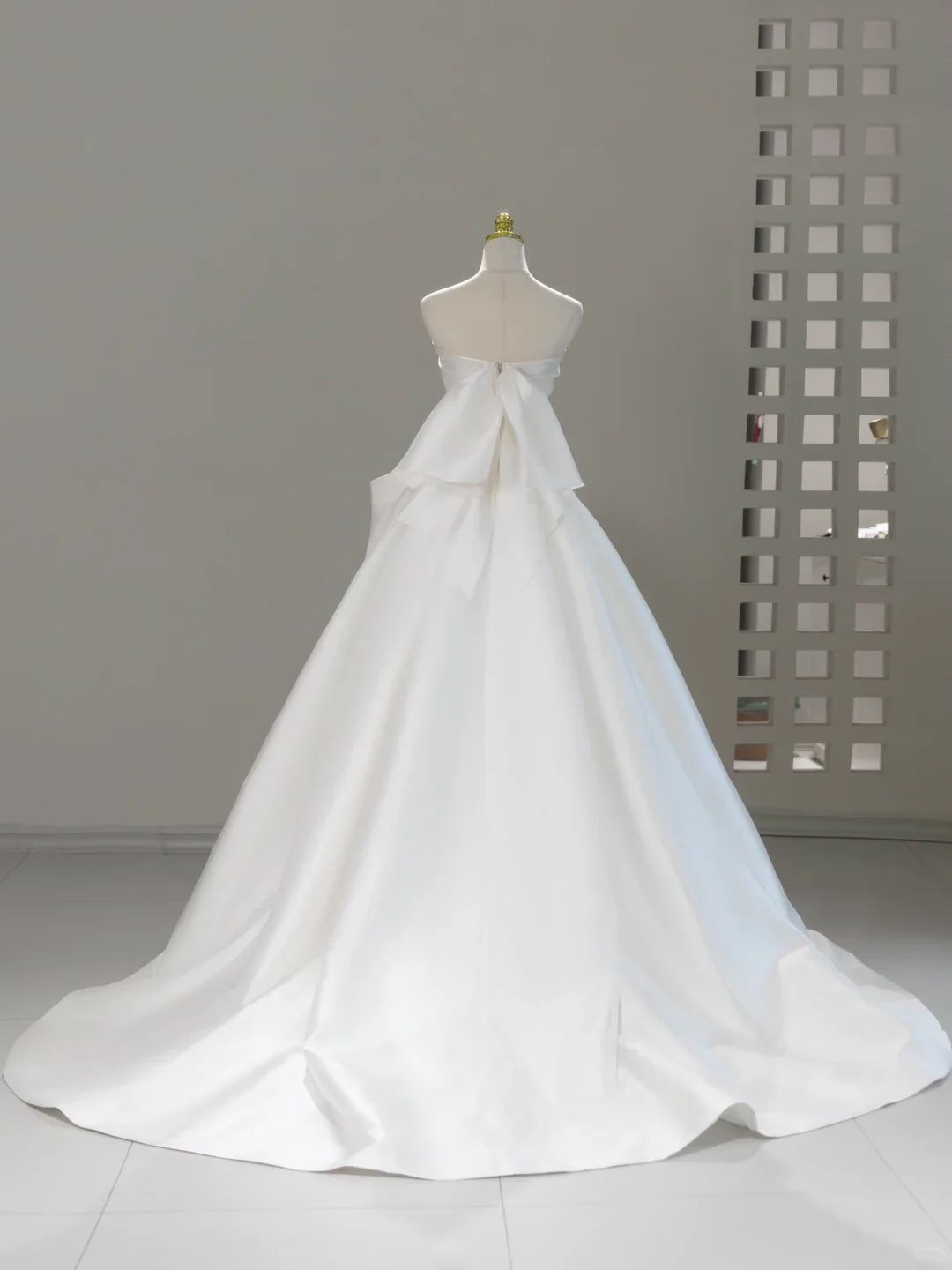 Timeless Bridal Dress Ball Gown Sweetheart Satin White Long Wedding Dress Boho Wedding Dresses Modest Wedding Gowns DH2059 - Deanwangkt