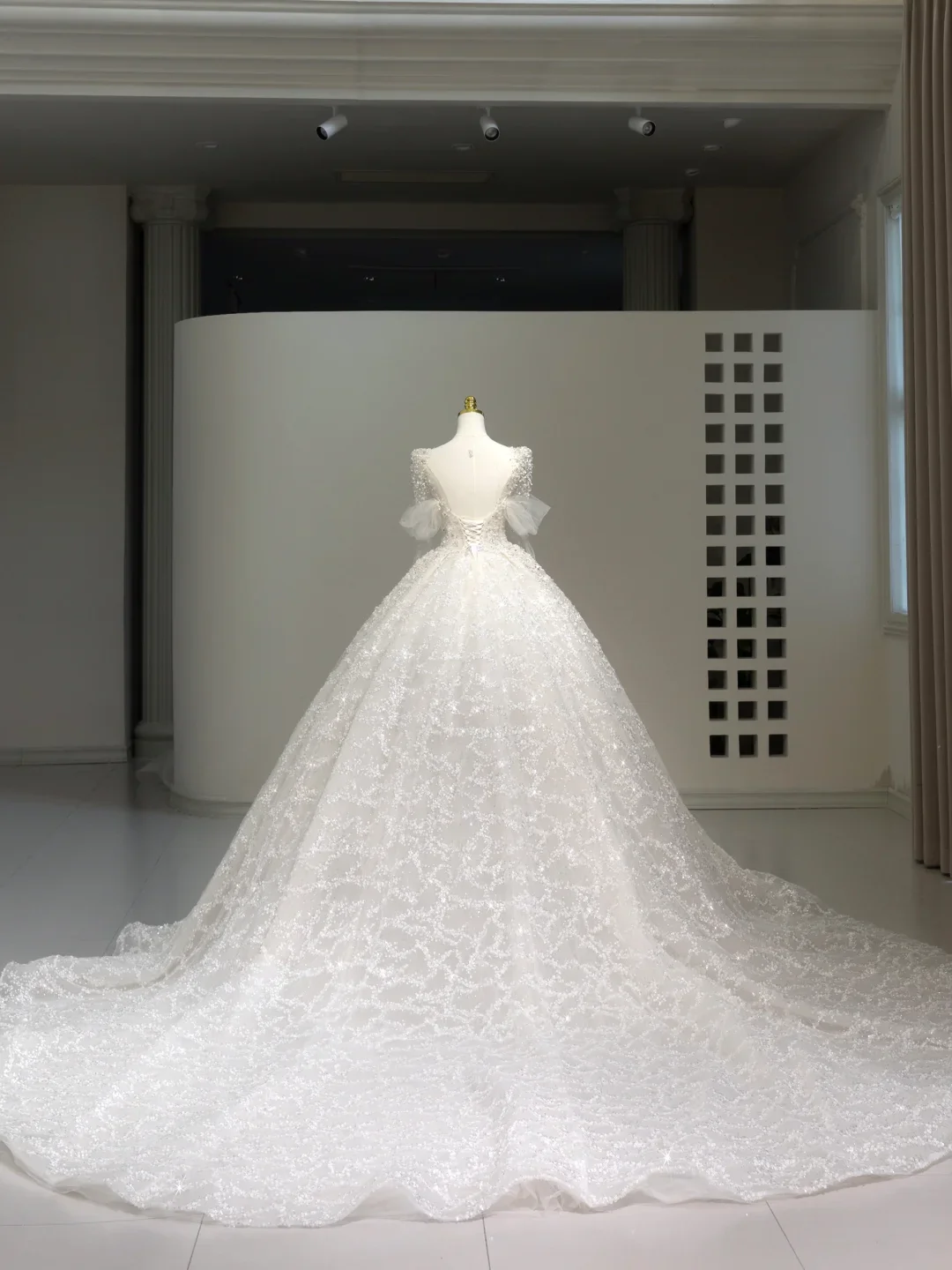 Romantic Wedding Gown Bridal Dress Ball Gown Square Neck Satin Wedding Dress White Wedding Dresses Modest Wedding Gowns DH2041 - Deanwangkt