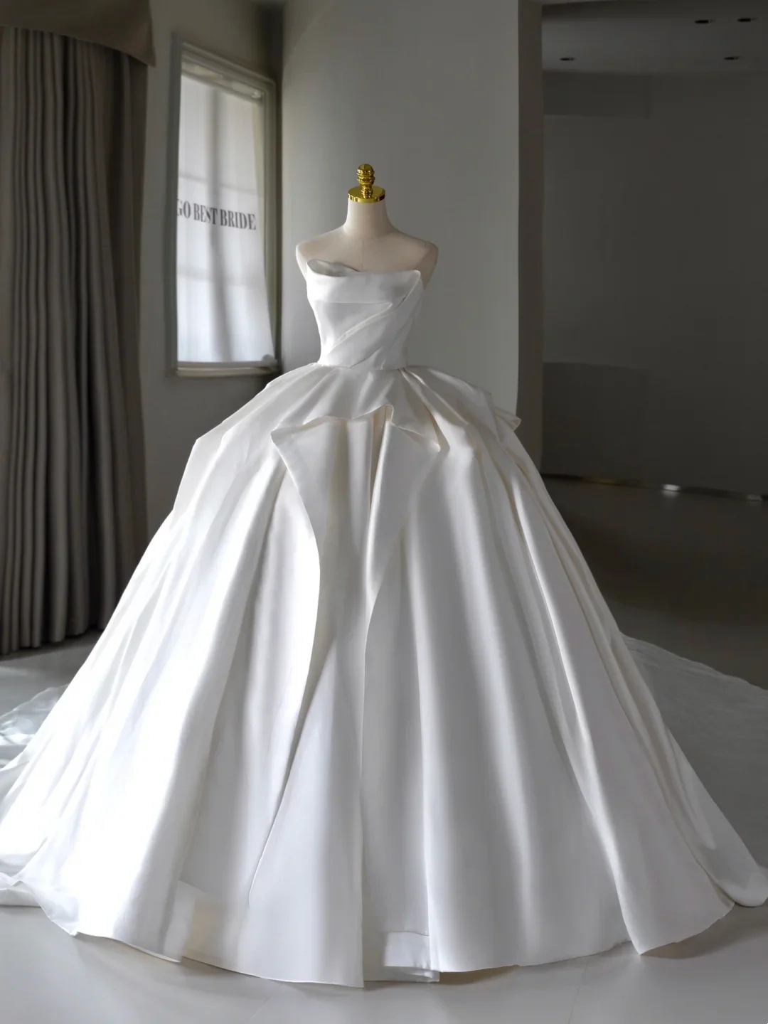 Princess Bridal Dress Ball Gown Strapless Satin Wedding Dress With Ruffles White Wedding Dresses Modest Wedding Gowns DH1549 - Deanwangkt