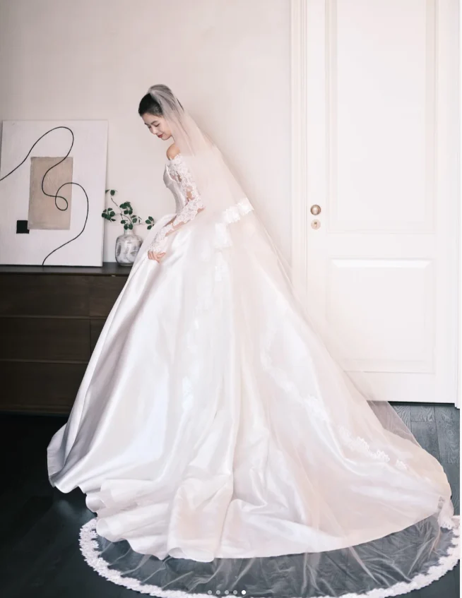 Timeless Strapless Ball Gown Satin Wedding Dress, White Bridal Gowns DP03050 - Deanwangkt