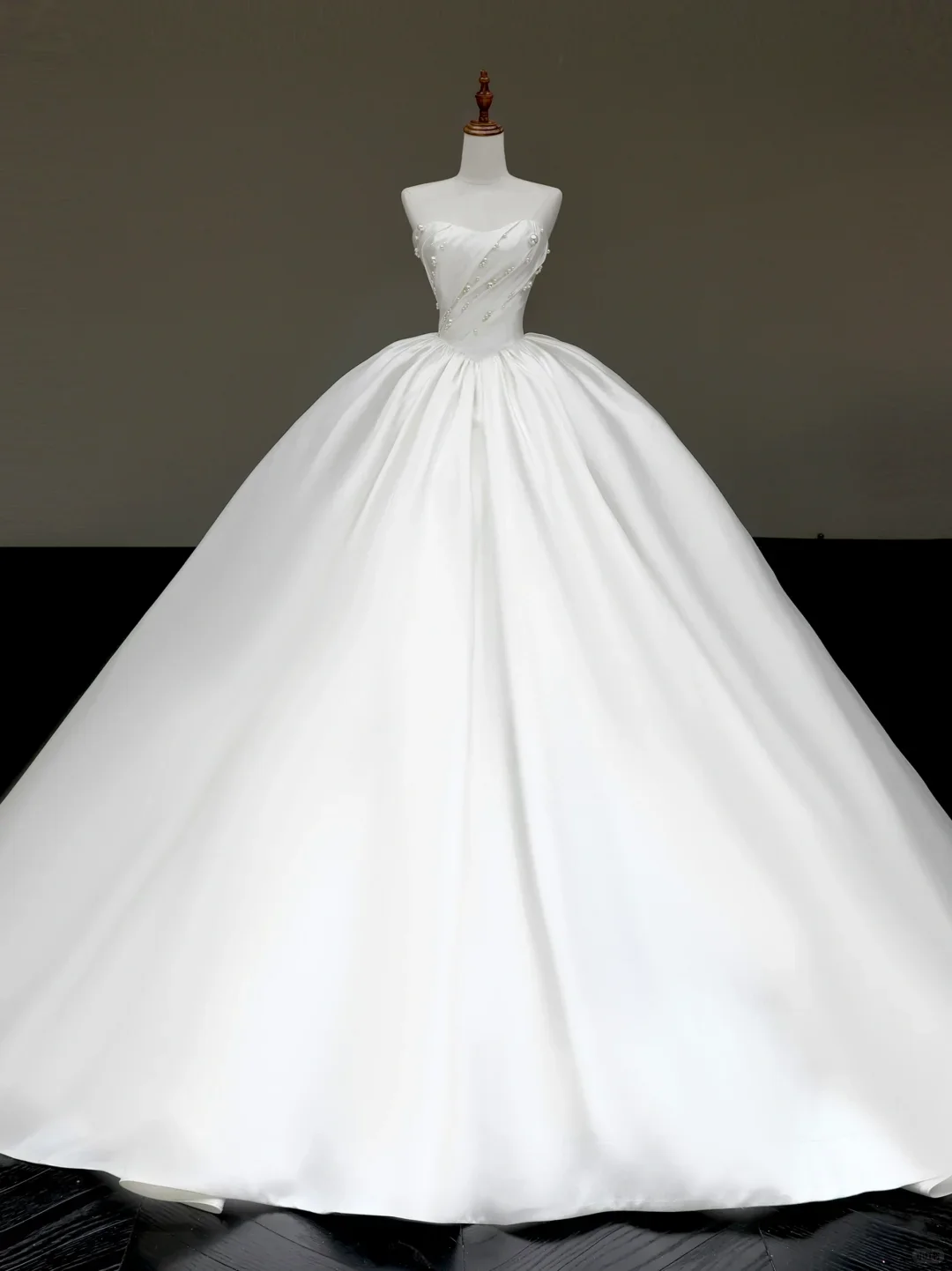 Timeless Bridal Gown Ball Gown Strapless White Satin Wedding Dresses Bridal Gowns DP790 - Deanwangkt