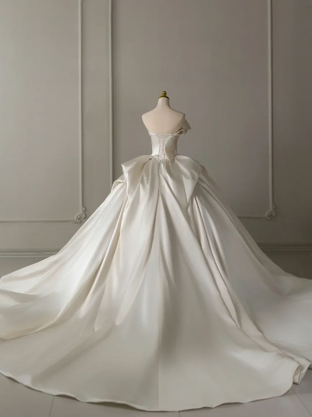 Timeless Bridal Dress Ball Gown Sweetheart Satin White Long Wedding Dress Long Wedding Dresses Modest Wedding Gowns DH2075 - Deanwangkt