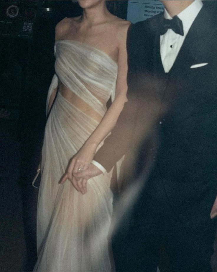 Classic Bridal Gown Sheath Strapless Tulle Long White Wedding Dresses Elegant Bridal Gowns DH745 - Deanwangkt