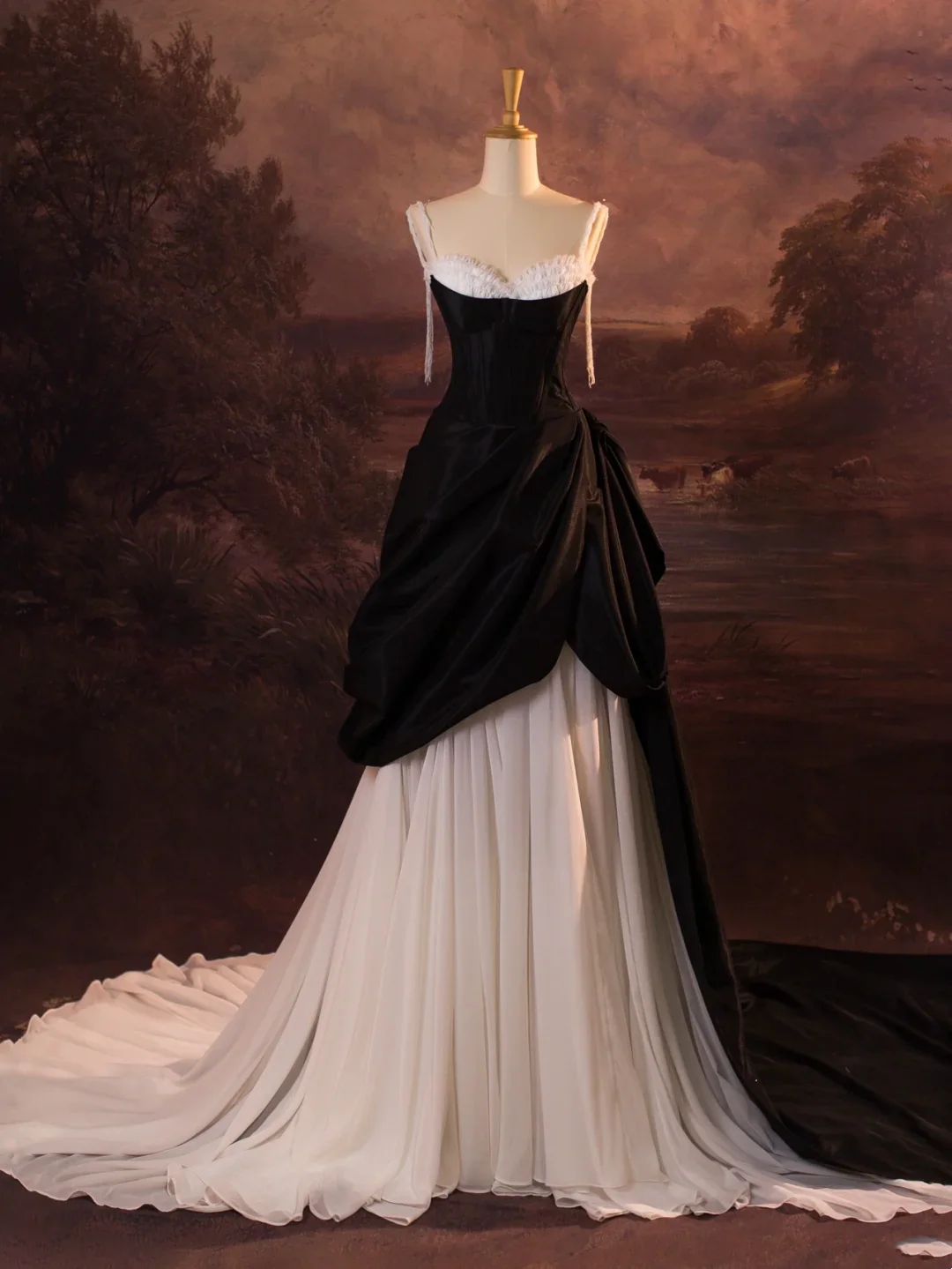 Pretty Wedding Dress Ball Gown Spaghetti Straps Black Satin Long Vintage Wedding Dresses Bridal Gowns Brides Gown DH339 - Deanwangkt