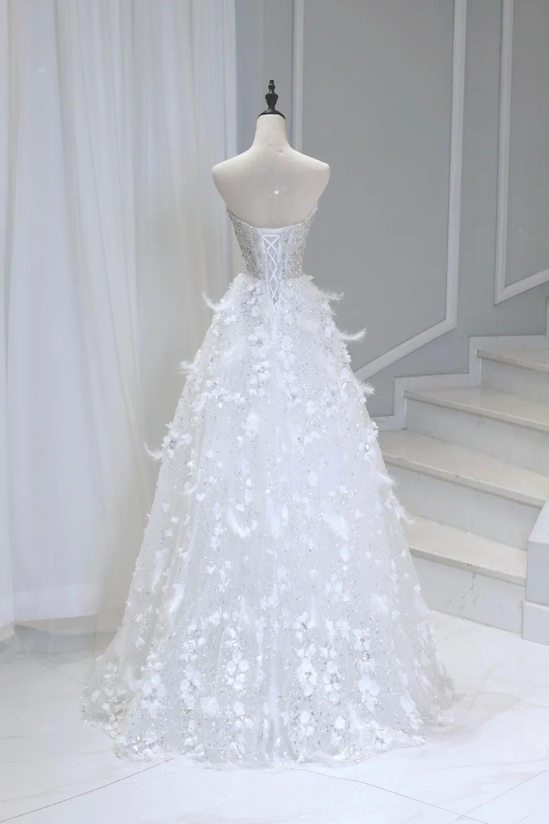 Timeless Bridal Gown Ball Gown Strapless Sequin Sleeveless Long White Wedding Dresses Elegant Bridal Gowns DH886 - Deanwangkt