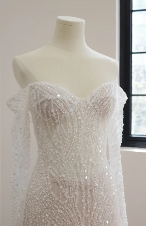 Timeless Off-the-shoulder Sheath Wedding Dresses Tulle Sequined White Bridal Gowns DP3349 - Deanwangkt