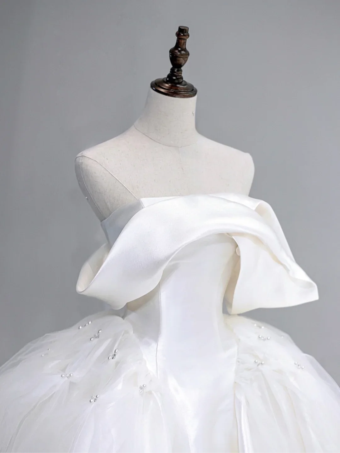 Timeless Bridal Gown Ball Gown Off The Shoulder Satin Long White Wedding Dresses Elegant Bridal Gowns DH867 - Deanwangkt