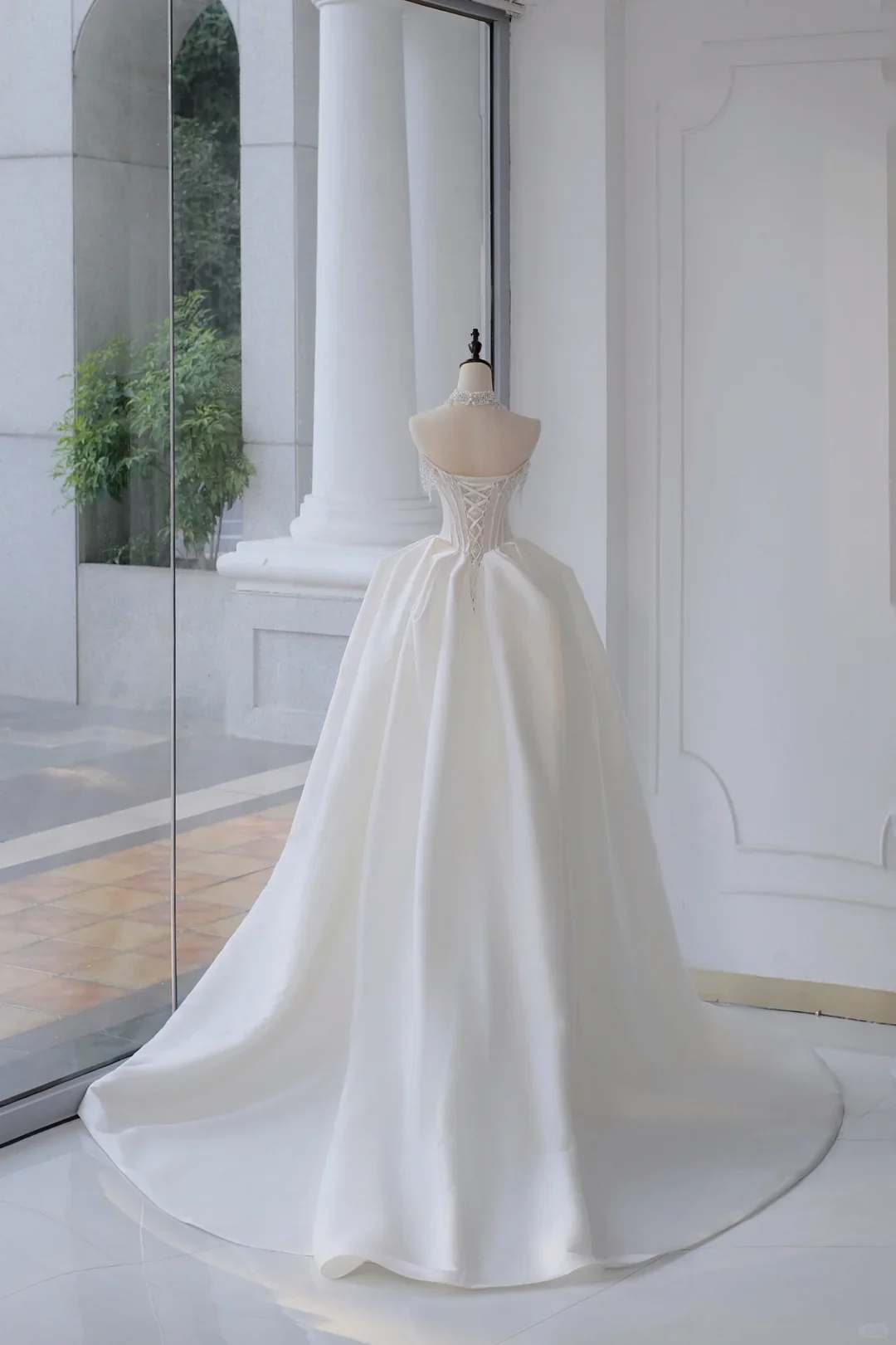 Timeless Bridal Gown Ball Gown Strapless Satin Silver Beads Sleeveless Long White Wedding Dresses Elegant Bridal Gowns DH888 - Deanwangkt