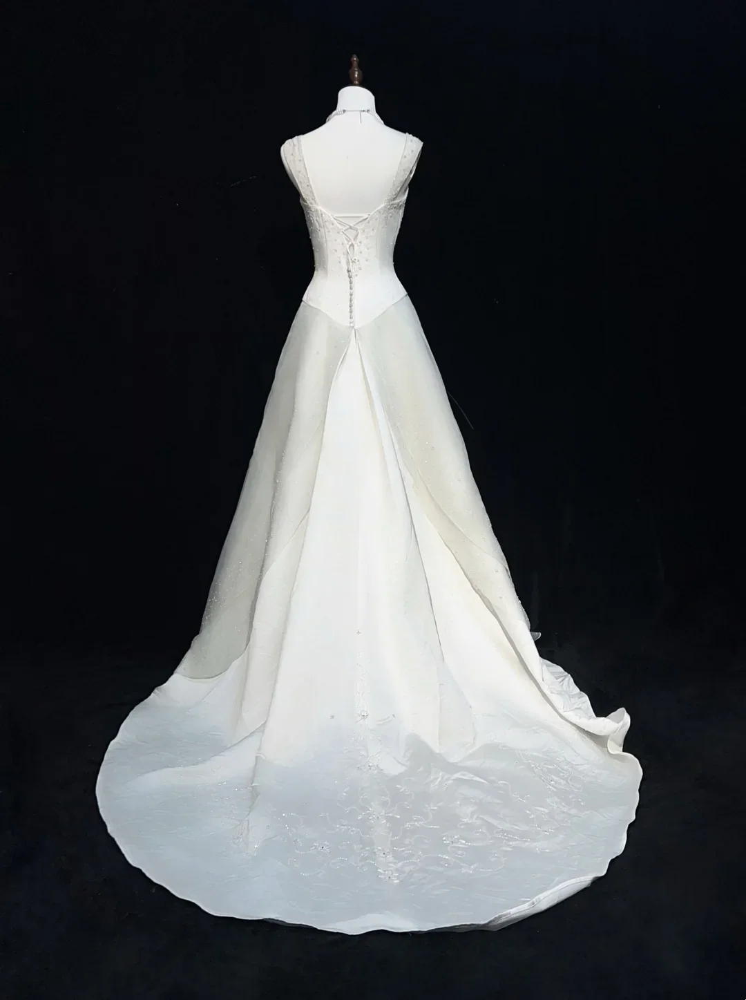 Princess Bridal Dress A Line Sweetheart Neck Satin White Beads Long Wedding Dress Retro Wedding Dresses Modest Wedding Gowns DH2664 - Deanwangkt