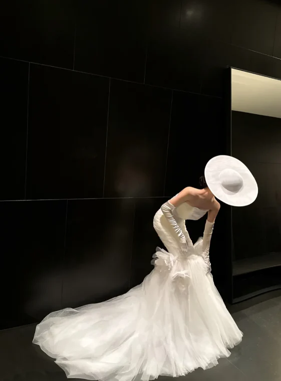 Elegant Strapless Mermaid Wedding Dresses Sleeveless Tulle White Bridal Gowns DP3347 - Deanwangkt