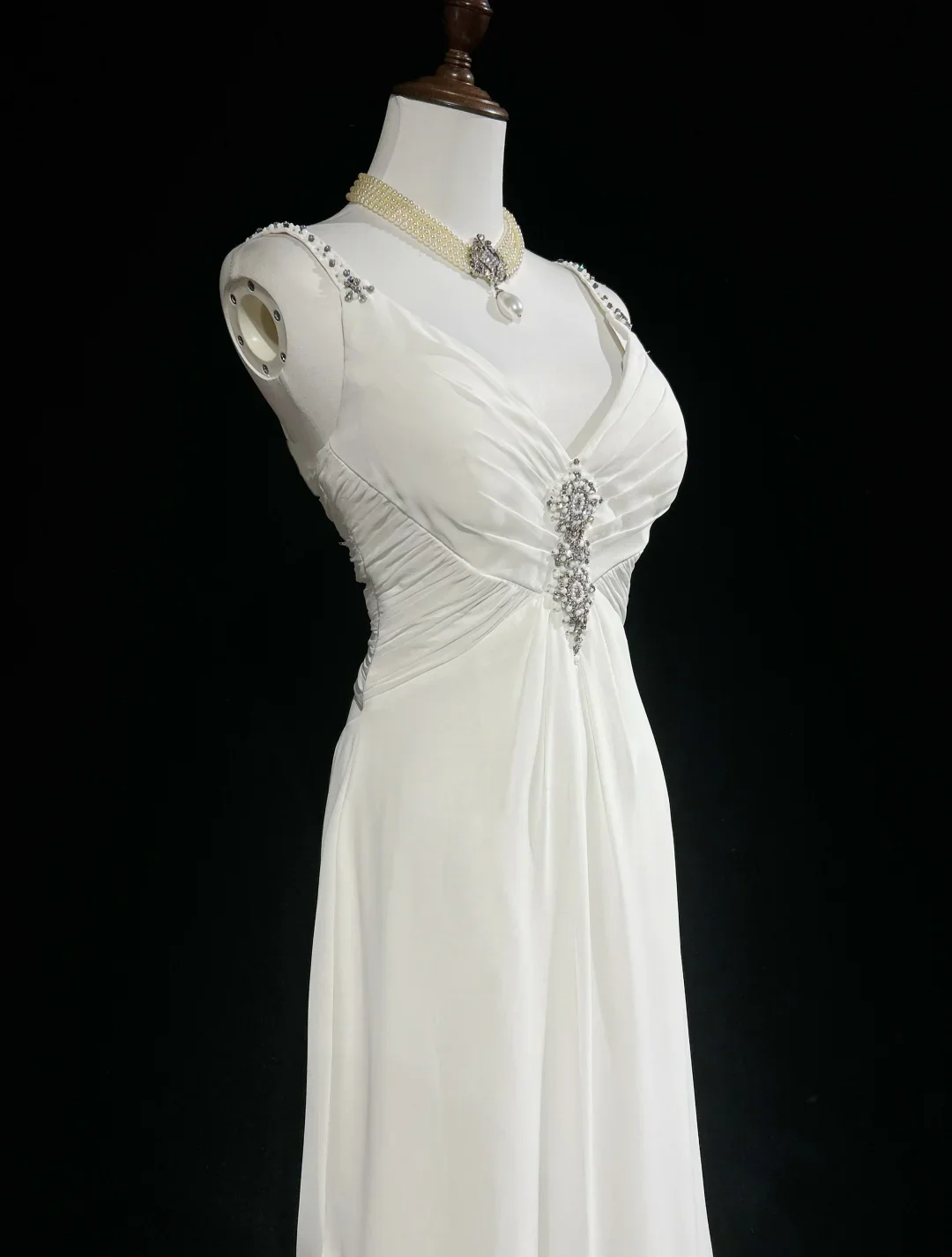 Modern A line Straps Silver Beads Chiffon Long White Backless Wedding Dresses Elegant Bridal Gowns DH657 - Deanwangkt