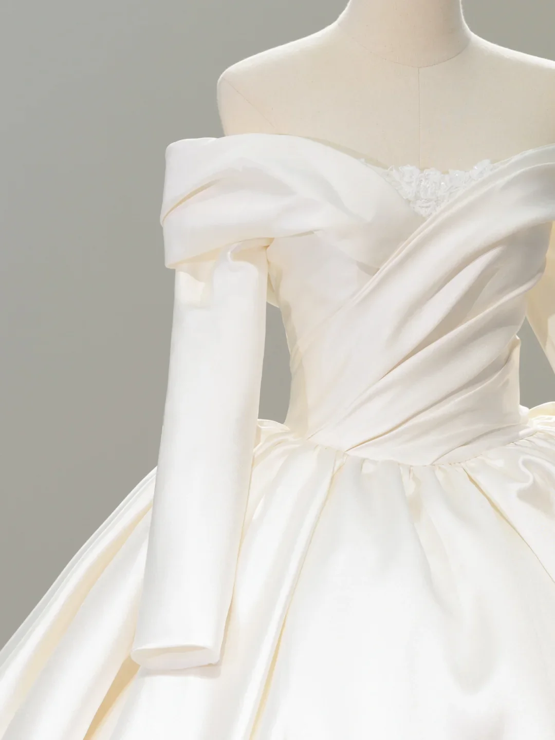 Unique Wedding Dress Ball Gown Off The Shoulder Satin Long Sleeves Wedding Dresses Bridal Gowns DH2068 - Deanwangkt