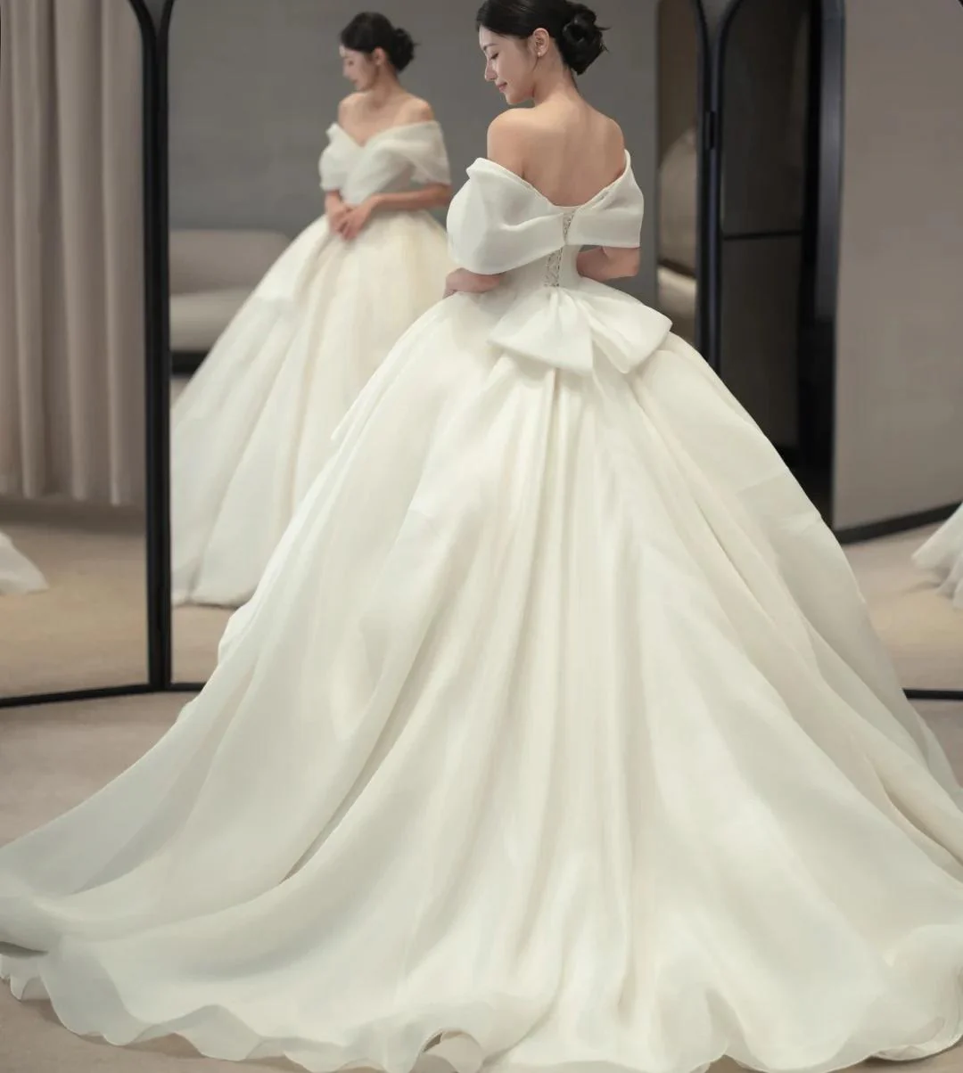 Timeless Off-shoulder Luxury Wedding Dresses White Ball Gown Tulle Trailing Bridal Gowns DP2987 - Deanwangkt