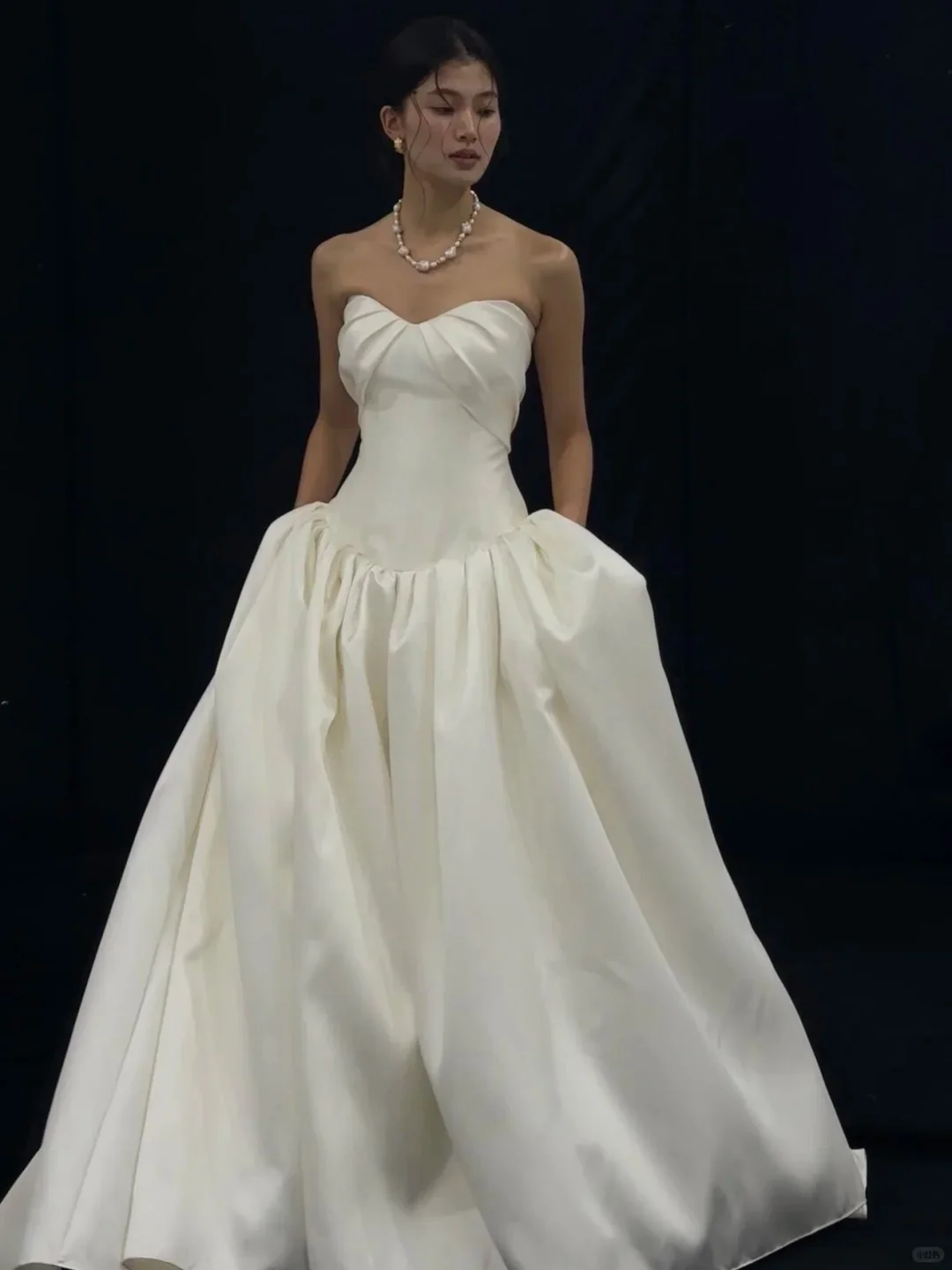 Timeless White Ball Gown Sweetheart Neck Wedding Dress Satin Elegant Bridal Gown DP2887 - Deanwangkt