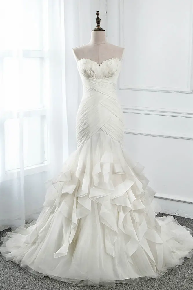 Chic Strapless Sweetheart Ivory Wedding Dresses Ruffles Tulle Sleeveless Bridal Gowns with Feather DP615 - Deanwangkt