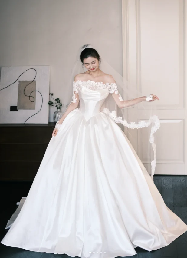 Timeless Strapless Ball Gown Satin Wedding Dress, White Bridal Gowns DP03050 - Deanwangkt