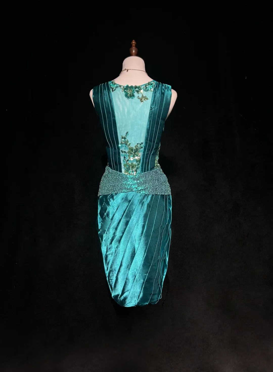 Vintage Sheath V Neck Green Satin Mother Of Bride Dress Party Gown Knee Length For Summer Women DH1017 - Deanwangkt