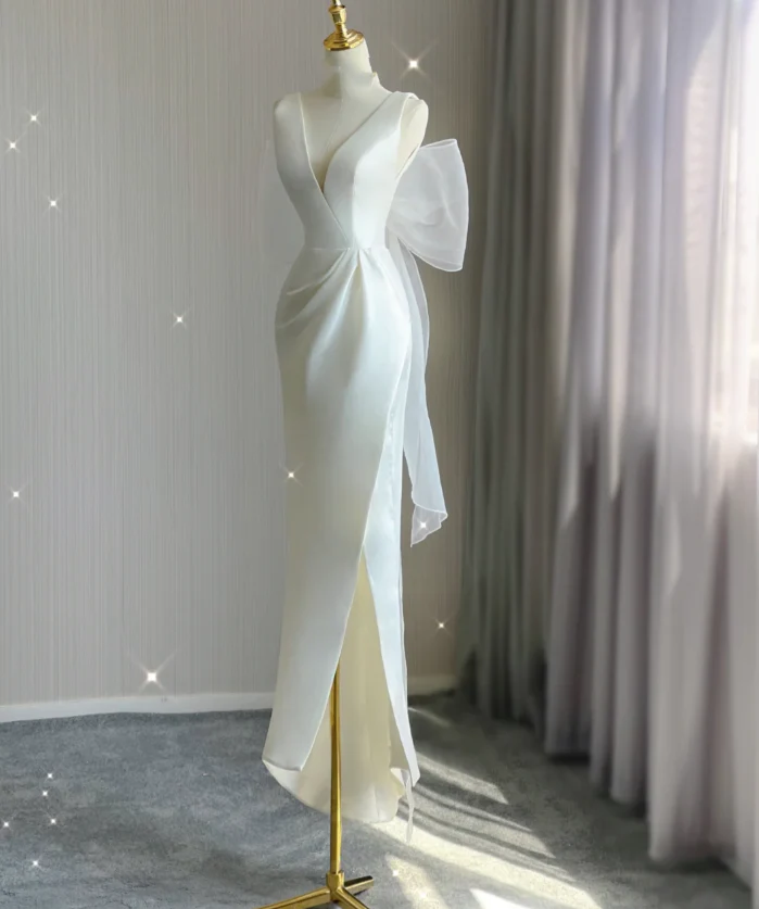 Simple Mermaid V Neckline Long White Wedding Dresses Summer Brides Dress DP473 - Deanwangkt