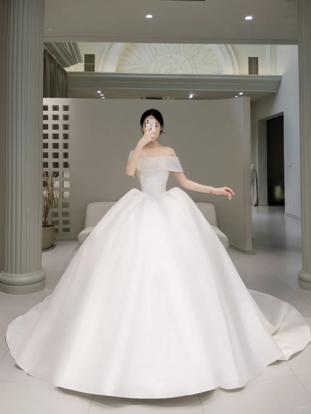 Unique Bridal Dress Ball Gown Off The Shoulder Silver Beads Satin White Long Wedding Dresses Luxury Bride Dress Bridal Gowns DH1612 - Deanwangkt