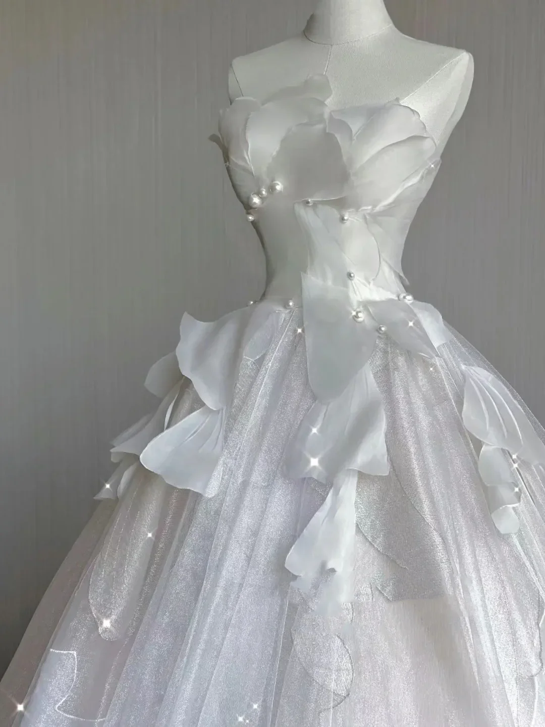 Timeless Ball Gown Strapless Long Tulle White Sweep Train Wedding Dresses Brides Dress DP414 - Deanwangkt