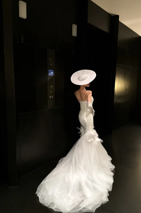 Elegant Strapless Mermaid Wedding Dresses Sleeveless Tulle White Bridal Gowns DP3347 - Deanwangkt