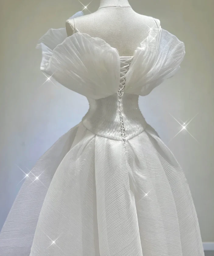 Timeless Ball Gown Strapless Long Tulle White Sweep Train Wedding Dresses Brides Dress DP412 - Deanwangkt