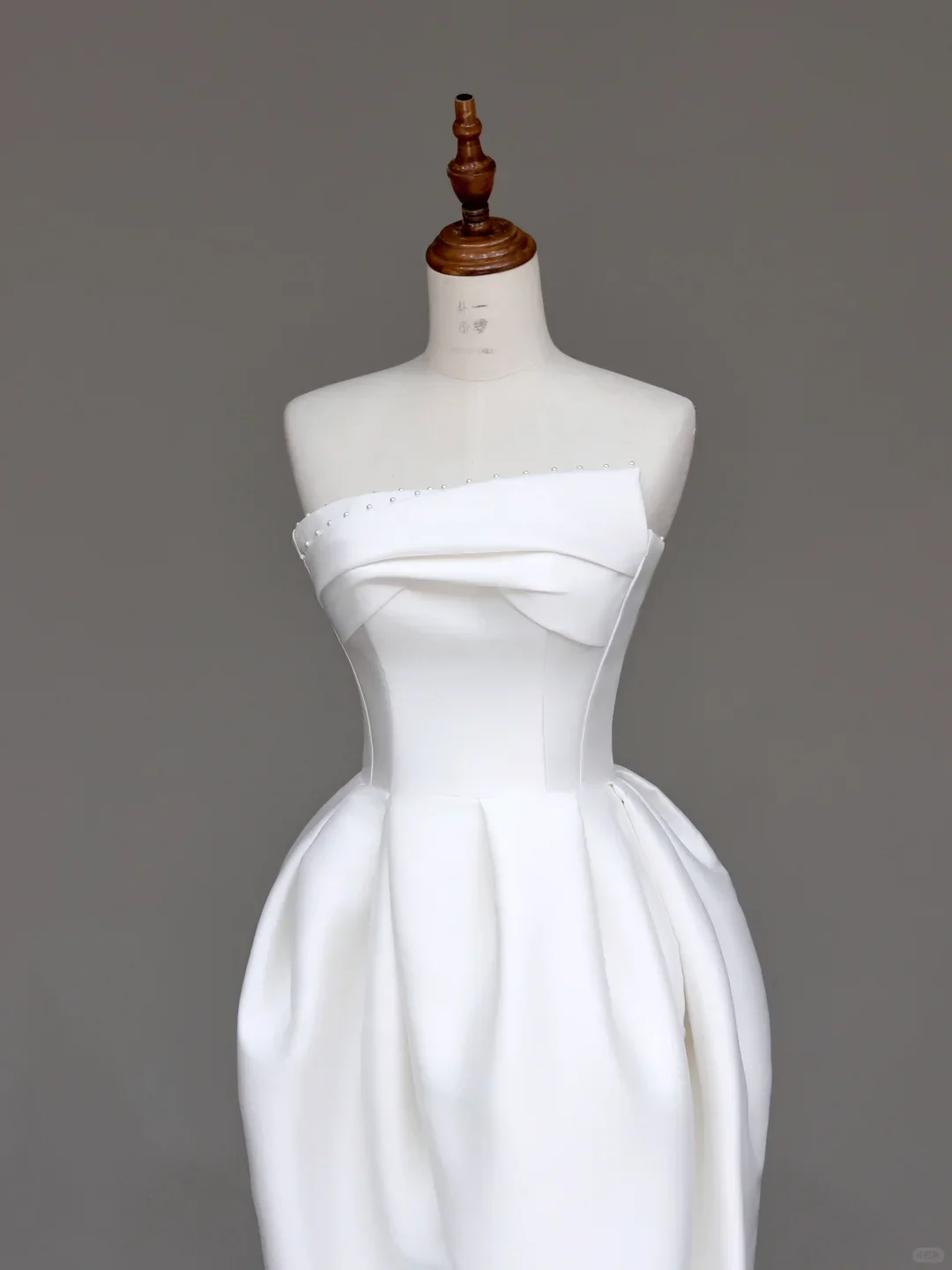 Unique Bridal Gown A line Strapless Satin Ivory Wedding Dresses Minimalist Bridal Gowns DP691 - Deanwangkt