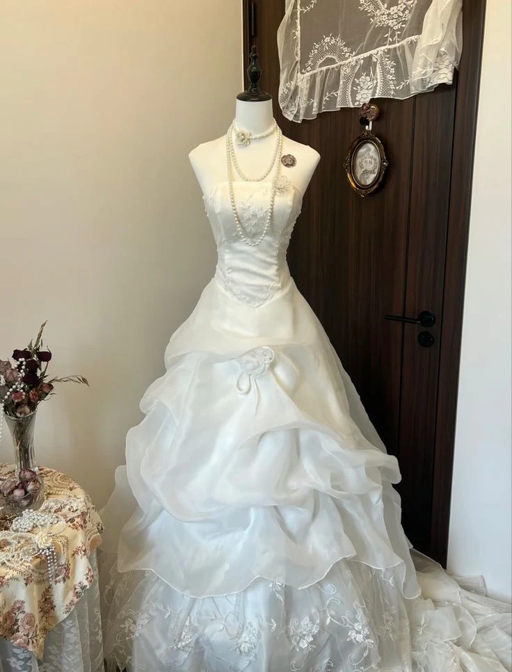 Princess Bridal Dress Ball Gown Strapless Organza Lace Wedding Dress With Ruffles White Wedding Dresses Modest Wedding Gowns DH1499 - Deanwangkt