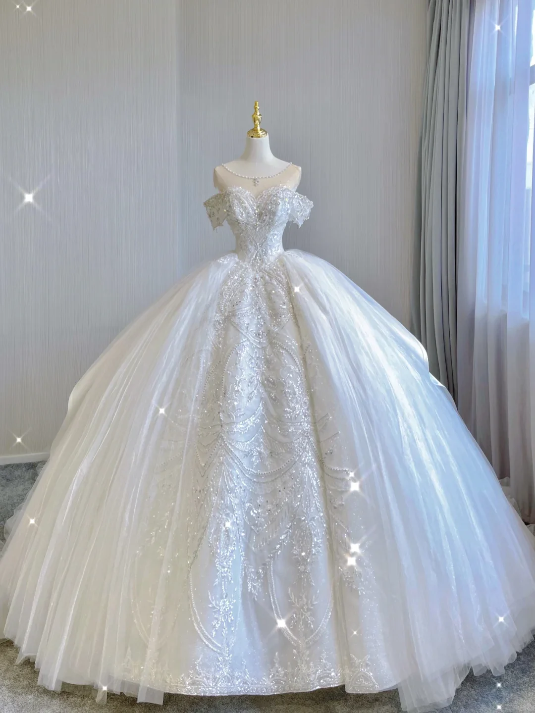 Luxury Ball Gown Scoop Neckline Long Satin Lace White Wedding Dresses Brides Dress DP347 - Deanwangkt