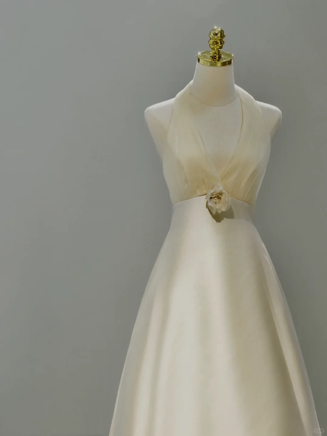 Princess Bridal Dress A Line Halter Ivory Satin Wedding Dress With Flower Wedding Dresses Modest Wedding Gowns DH2037 - Deanwangkt