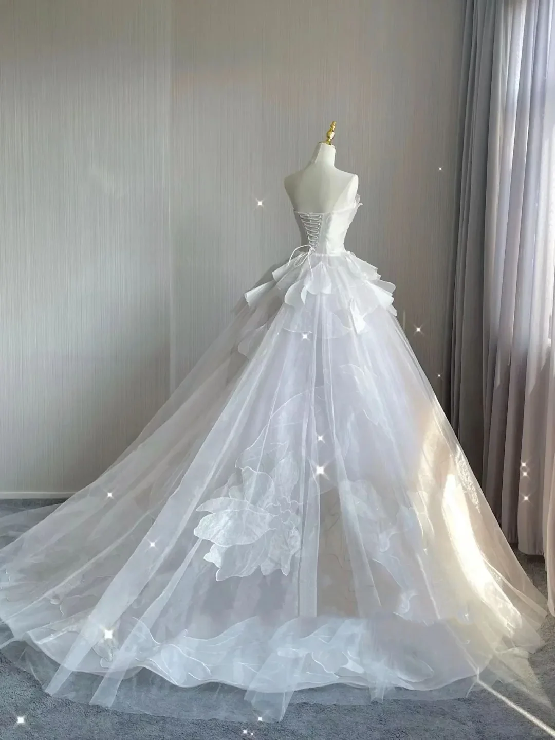 Timeless Ball Gown Strapless Long Tulle White Sweep Train Wedding Dresses Brides Dress DP414 - Deanwangkt