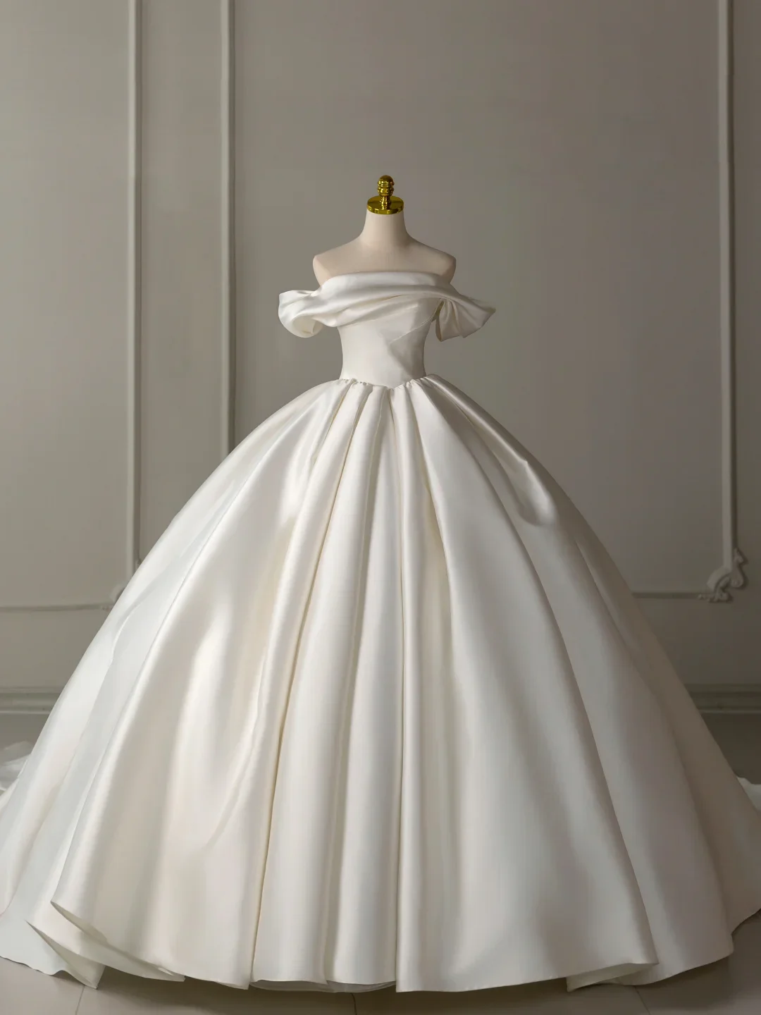 Elegant Wedding Dress Ball Gown Off The Shoulder Satin Short Sleeves Wedding Dresses Bridal Gowns DH2074 - Deanwangkt
