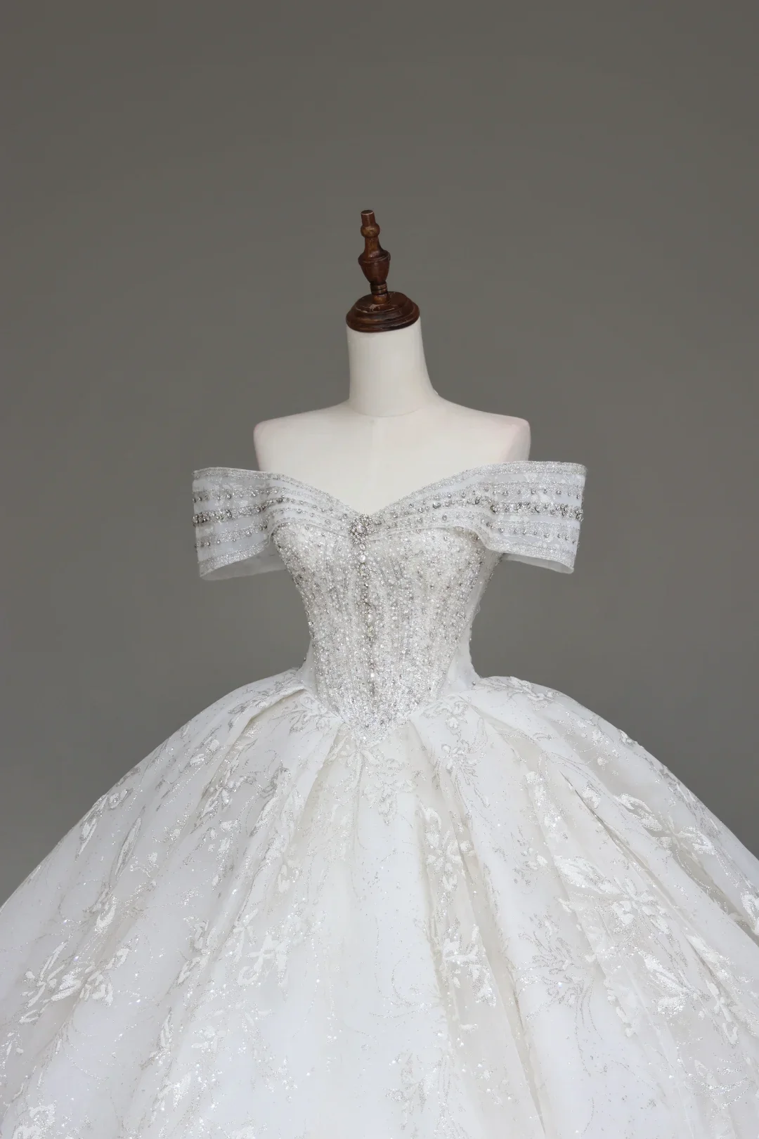 Luxury Ball Gown Wedding Dresses Off The Shoulder Short Sleeves Lace Wedding Dress With Train DP654 - Deanwangkt