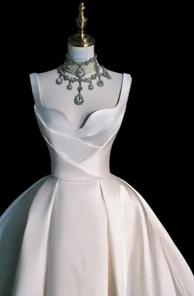 Princess Bridal Dress Ball Gown Sweetheart Sleeveless Satin White Wedding Dresses Pretty Bridal Gowns DH939 - Deanwangkt