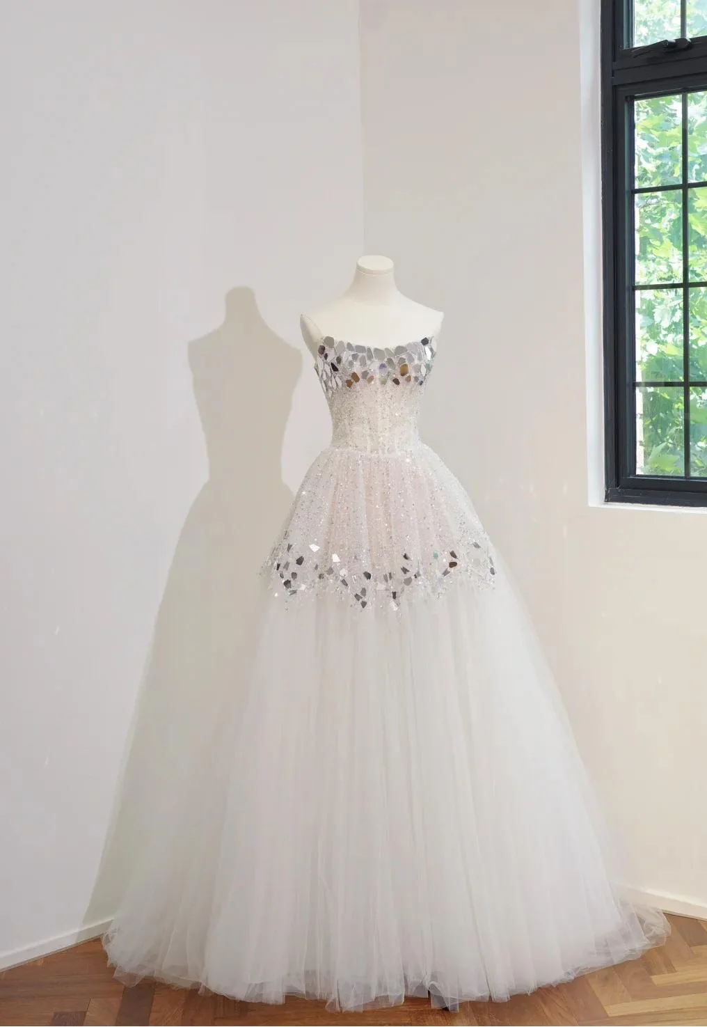 Strapless A-Line Tulle Mirrors Simple Wedding Dresses Sleeveless White Bridal Gowns  DP3212 - Deanwangkt