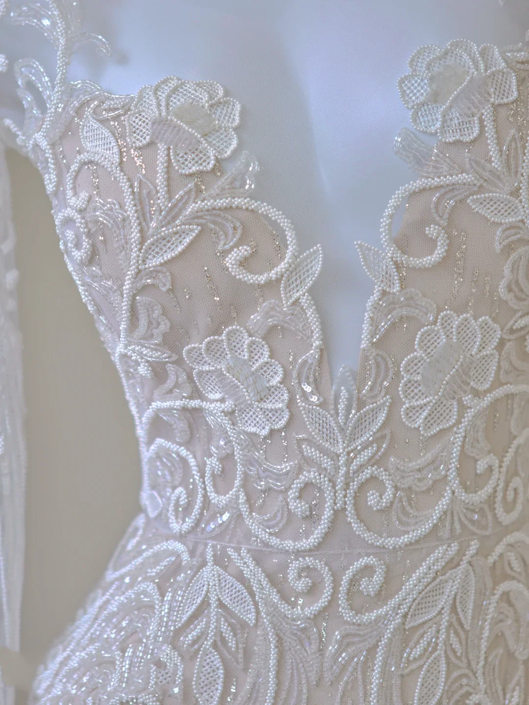 Unique Mermaid V Neckline White Lace Long Sleeves Wedding Dresses Brides Dress P0023 - Deanwangkt