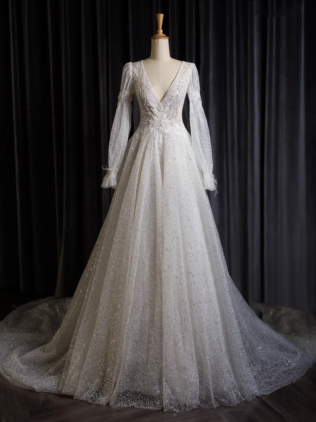 Vintage Wedding Dress A line V Neck White Long Sleeves Sequin Long Wedding Dresses Bridal Gowns Brides Gown DH402 - Deanwangkt