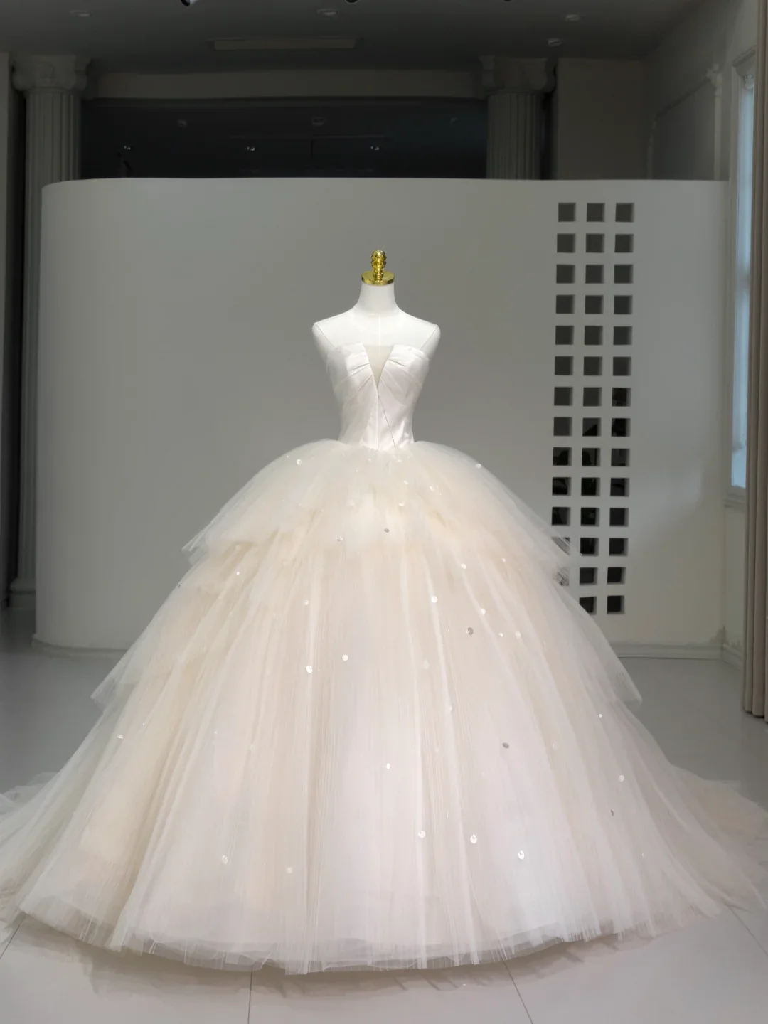 Romantic Wedding Gown Bridal Dress Ball Gown Strapless Wedding Dress Tulle Wedding Dresses Modest Wedding Gowns DH2042 - Deanwangkt