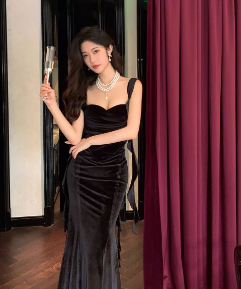 Elegant Spaghetti Straps Mermaid Velvet Long Prom Dresses, Black Evening Dresses DP3102 - Deanwangkt