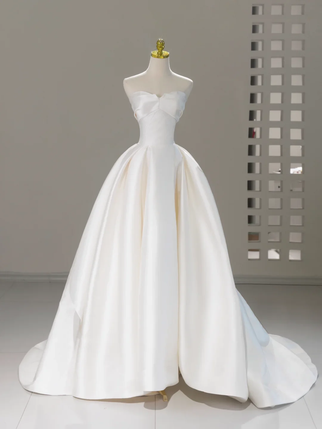 Timeless Bridal Dress Ball Gown Sweetheart Satin White Long Wedding Dress Boho Wedding Dresses Modest Wedding Gowns DH2059 - Deanwangkt